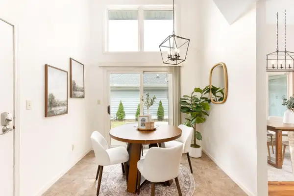 14048 W Waters Edge TRAIL, New Berlin, WI 53151