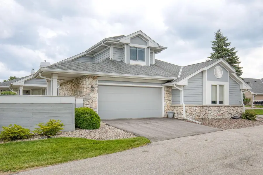 14048 W Waters Edge TRAIL, New Berlin, WI 53151 - #2