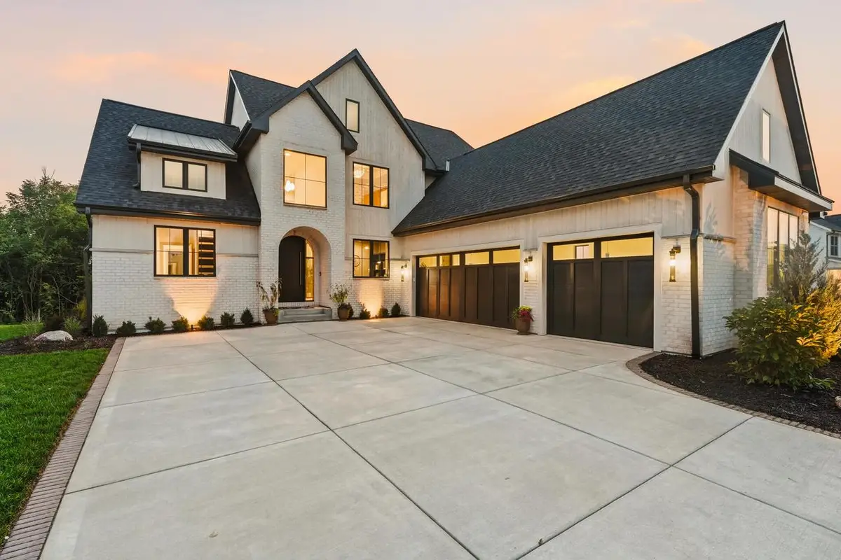 W184N5135 Sunrise LANE, Menomonee Falls, WI 53051 - #1