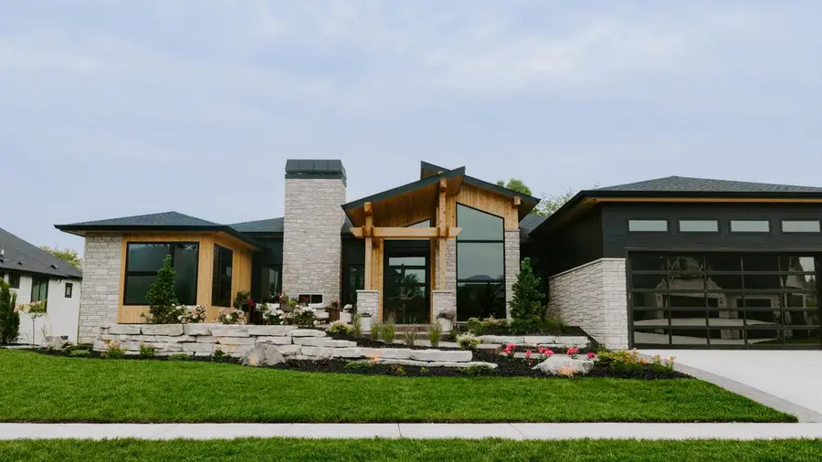 N50W18650 Woodfield WAY, Menomonee Falls, WI 53051 - #3