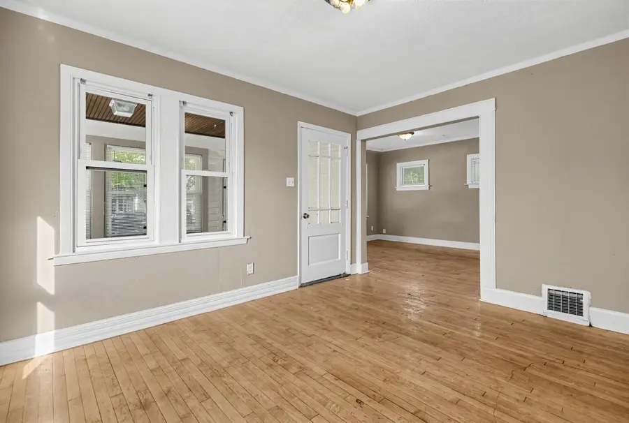 4950 N 19th PLACE, Milwaukee, WI 53209 - #3