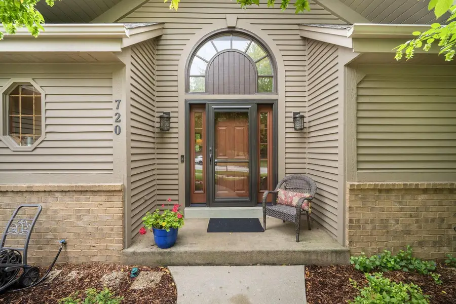 720 Schloemer DRIVE, West Bend, WI 53095 - #2