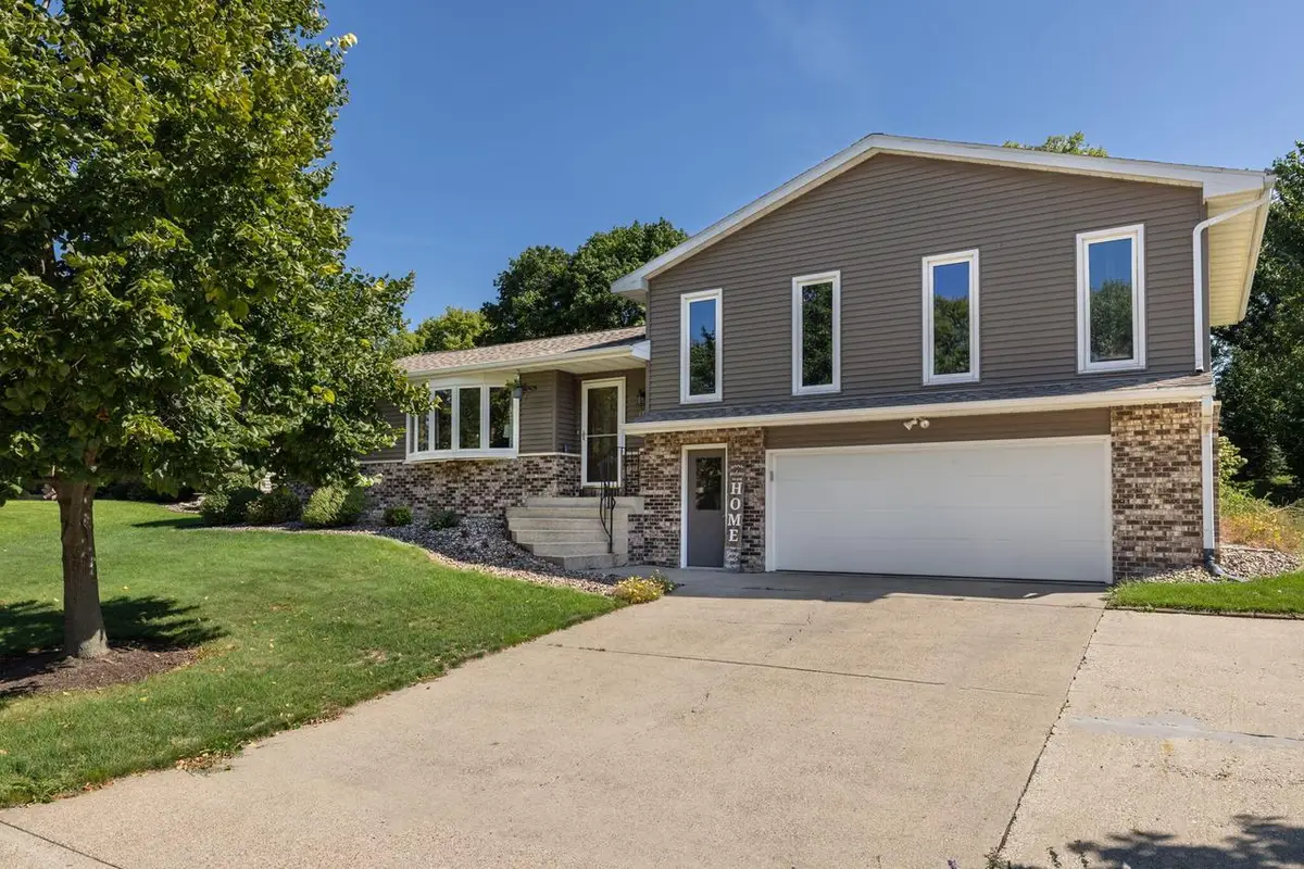 1024 Park Ridge DRIVE, Onalaska, WI 54650 - #1
