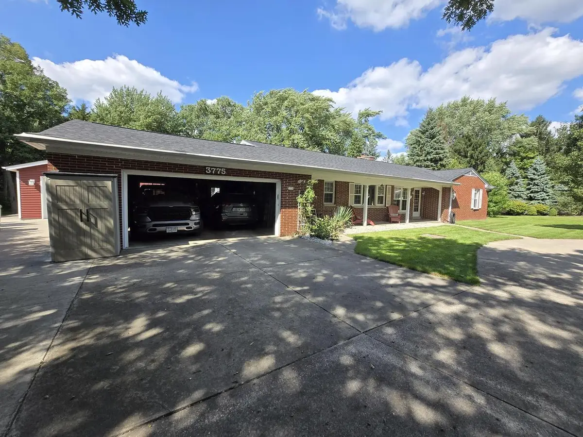 3775 S Sunny View DRIVE, New Berlin, WI 53151 - #1