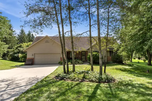 5061 Birchwood LANE, West Bend, WI 53095