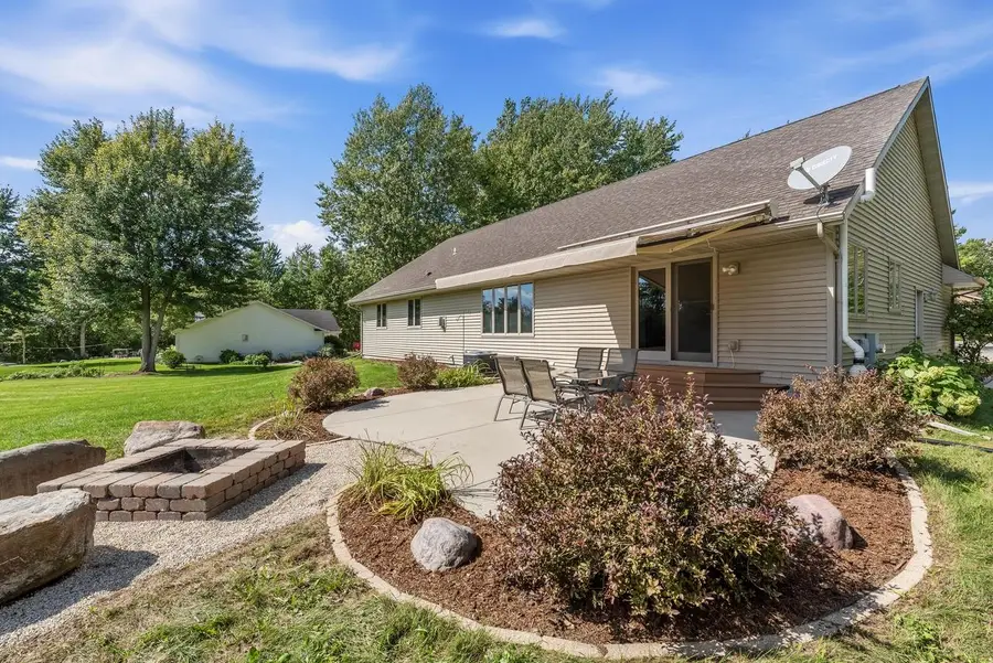 5061 Birchwood LANE, West Bend, WI 53095 - #3