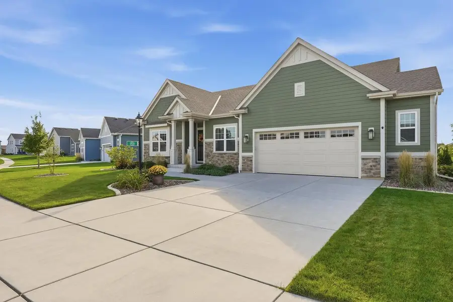 2935 Yahara DRIVE, Summit, WI 53066 - #2