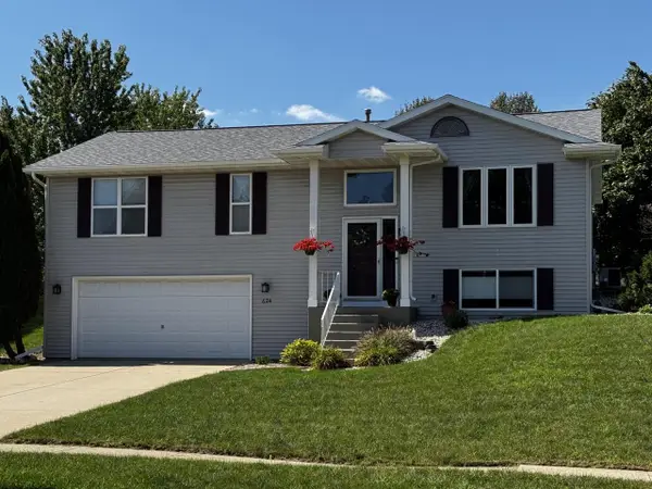 624 Brookstone WAY, Watertown, WI 53094