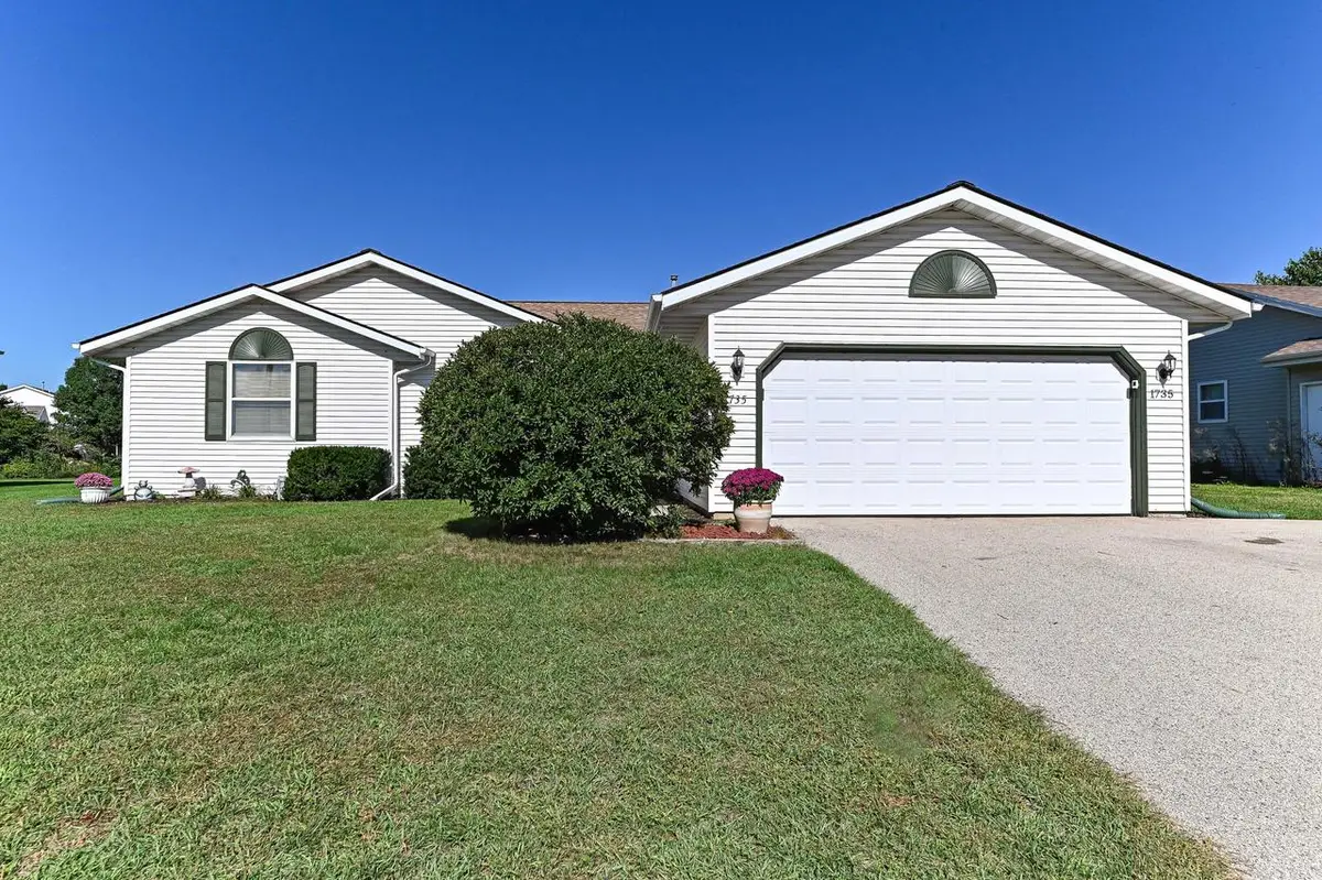 1735 Thomas DRIVE, East Troy, WI 53120 - #1