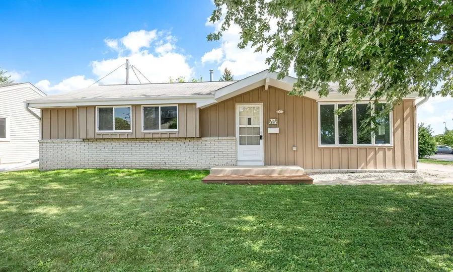 W148N8814 Jefferson AVENUE, Menomonee Falls, WI 53051 - #2