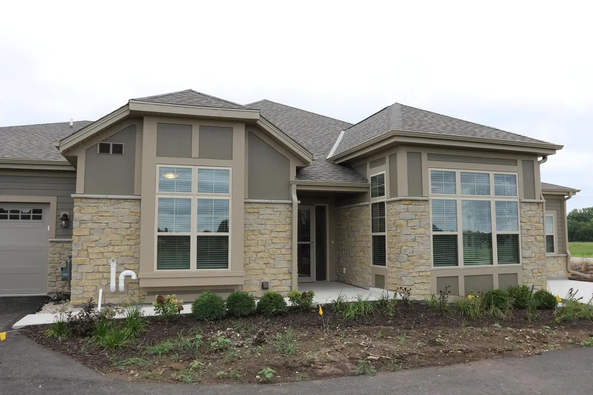 163 Lahinch LOOP #31, North Prairie, WI 53153 - #1