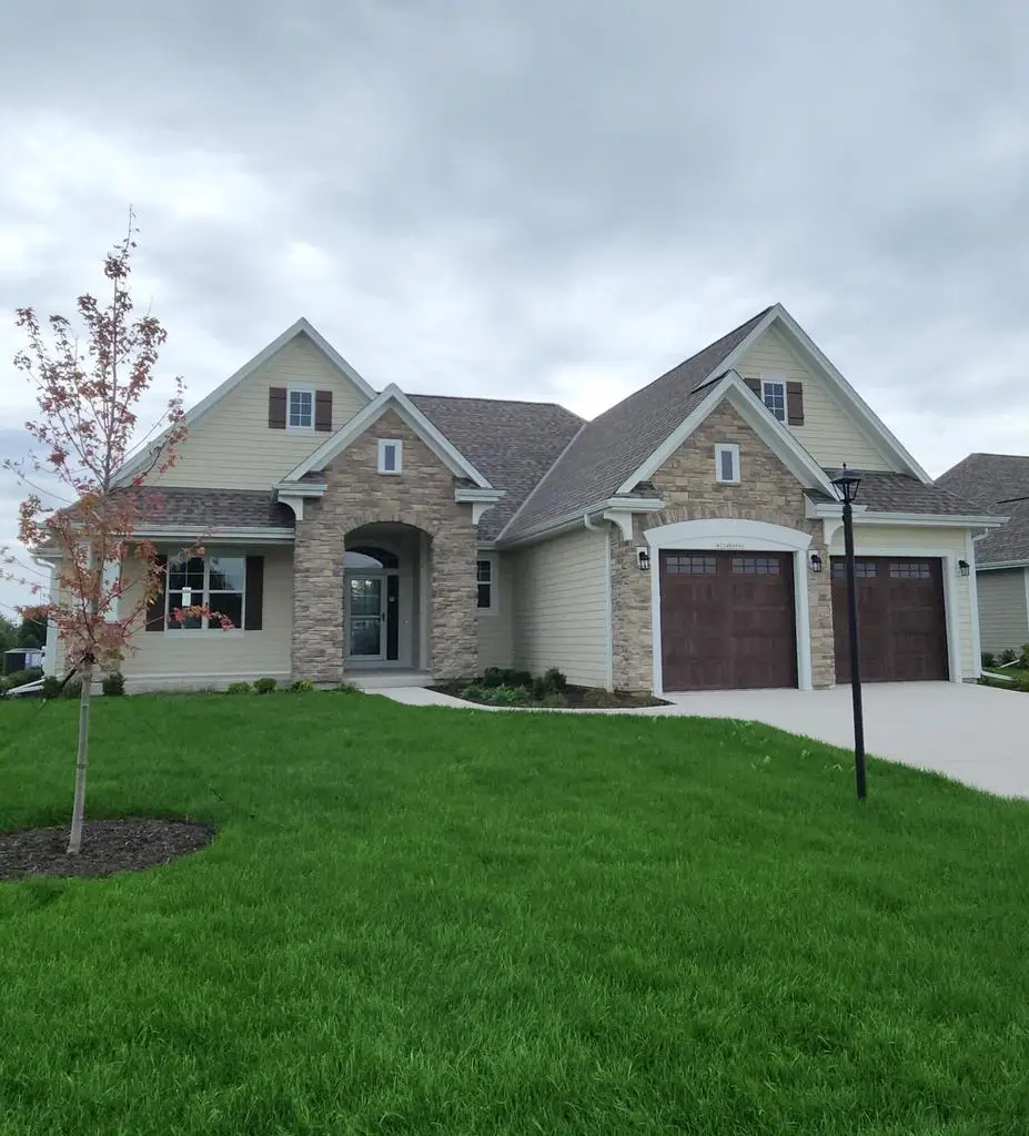 W214N4946 Casey COURT, Menomonee Falls, WI 53051 - #1
