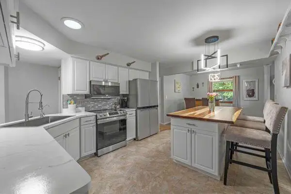 3606 E Norport DRIVE, Port Washington, WI 53074 - #3