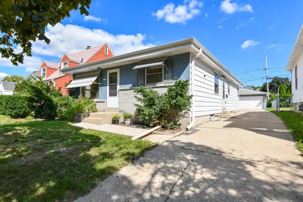 2152 S 98th STREET, West Allis, WI 53227