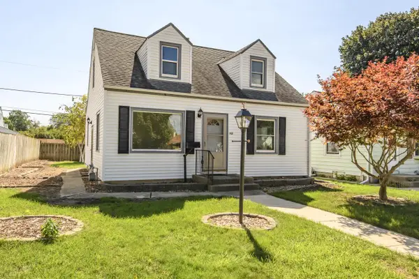921 E Howard AVENUE, Milwaukee, WI 53207