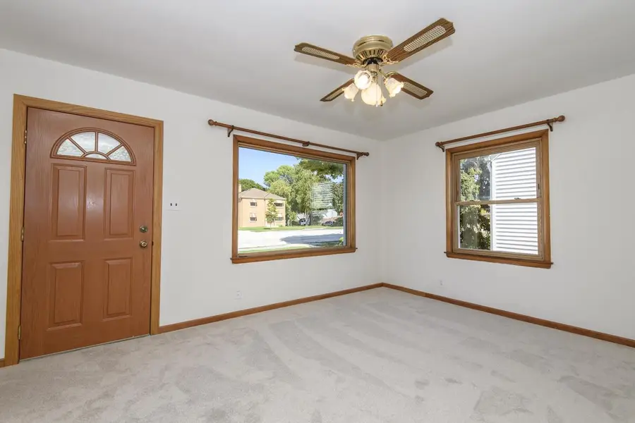 921 E Howard AVENUE, Milwaukee, WI 53207 - #2