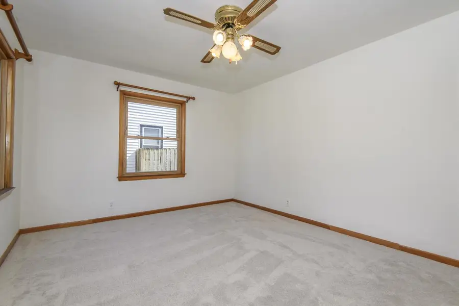 921 E Howard AVENUE, Milwaukee, WI 53207 - #3