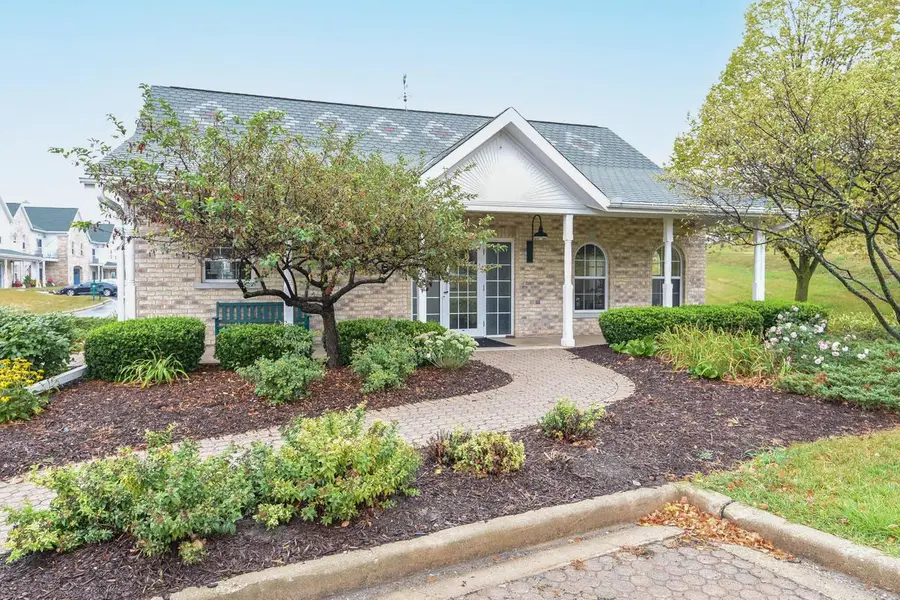 2740 Northview ROAD #104, Waukesha, WI 53188 - #3