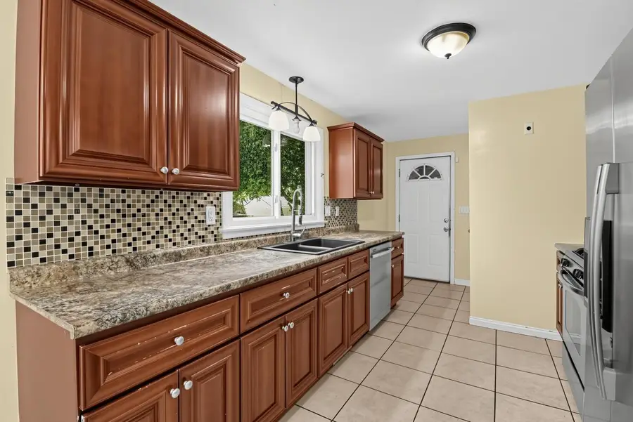 2605 James BOULEVARD, Racine, WI 53403 - #3