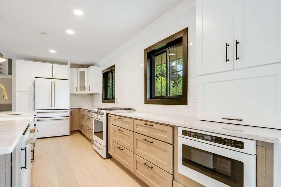 2050 Mt Kisco DRIVE, Elm Grove, WI 53122 - #3