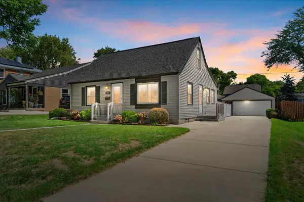 4386 S Burrell STREET, Milwaukee, WI 53207