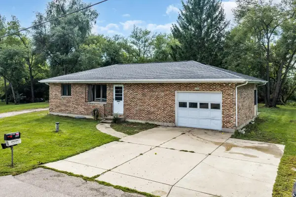 N2443 Giles DRIVE, Burlington, WI 53105