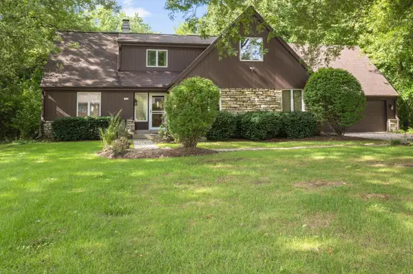 2515 W Wending DRIVE, Glendale, WI 53209