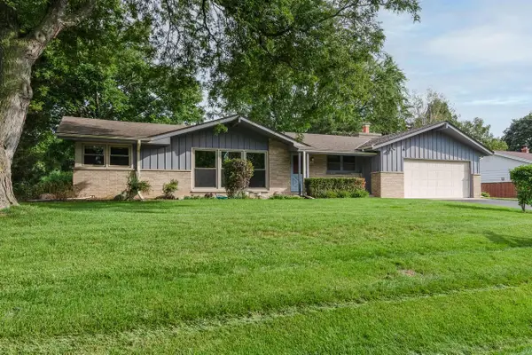 2400 W Rochelle AVENUE, Glendale, WI 53209