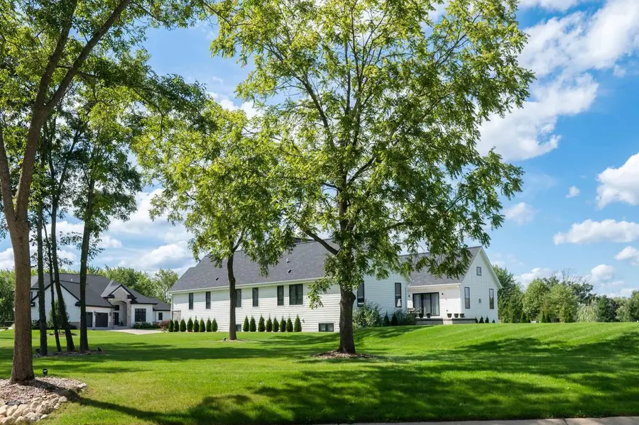 S3754W274 Legend Clubs COURT, Waukesha, WI 53189 - #2