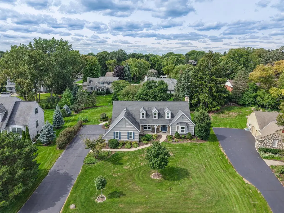 945 Gray Fox DRIVE, Brookfield, WI 53045 - #1