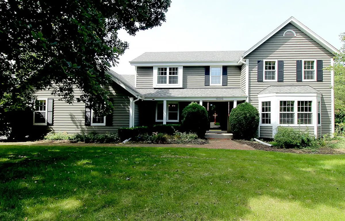 10205 N Kenilworth CIRCLE, Mequon, WI 53092 - #1