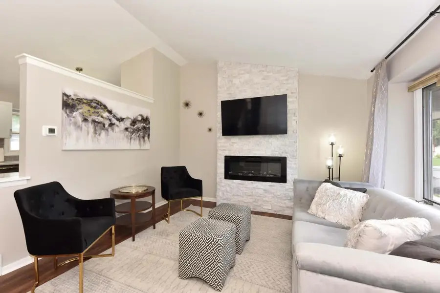 8969 W Hustis STREET, Milwaukee, WI 53224 - #2