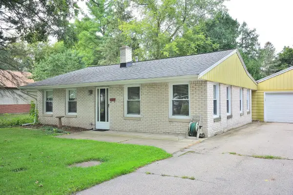 2415 N 3rd LANE, Summit, WI 53066