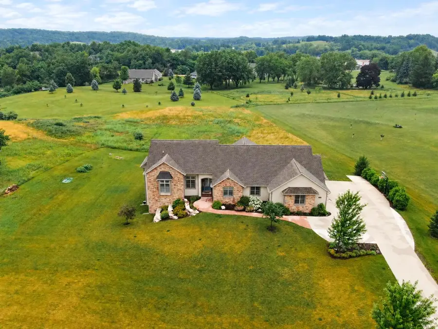 4268 S Woodcrest Ridge DRIVE, West Bend, WI 53095 - #3