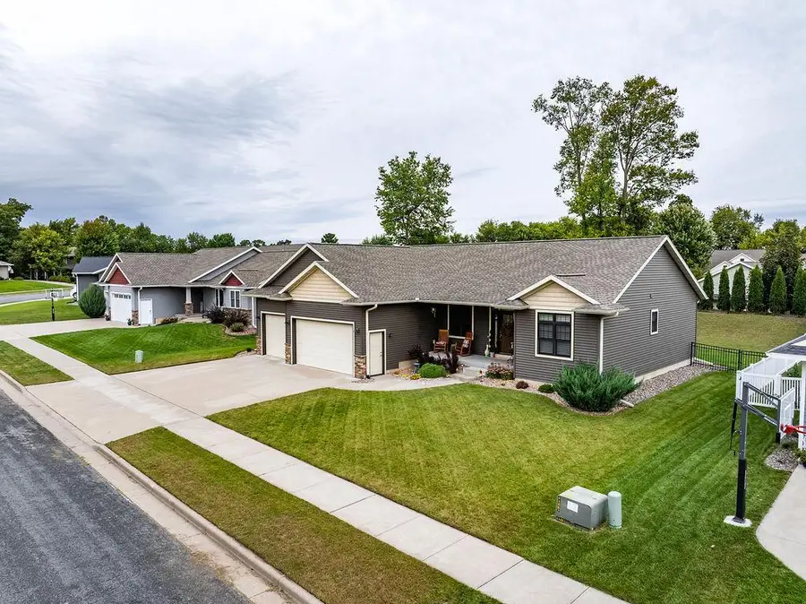 709 Deerwood STREET, Holmen, WI 54636 - #2