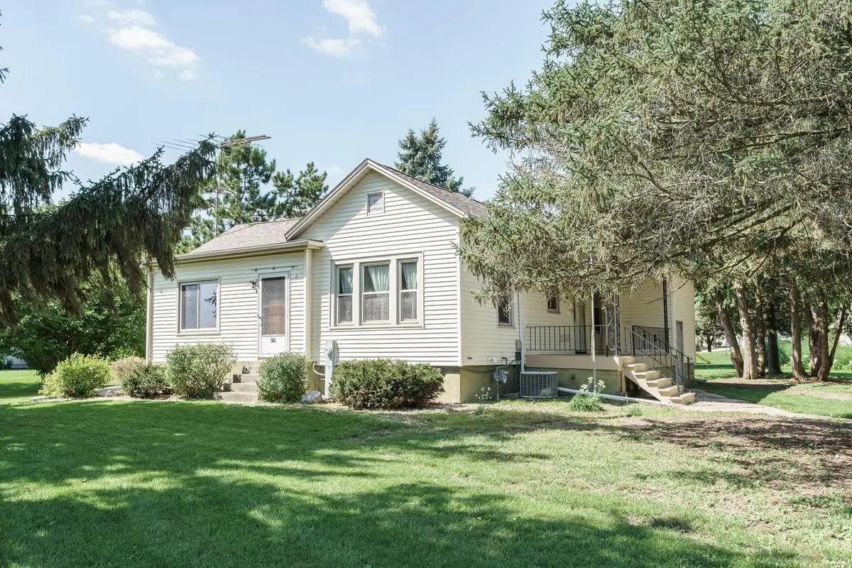672 Milford STREET, Watertown, WI 53094 - #1