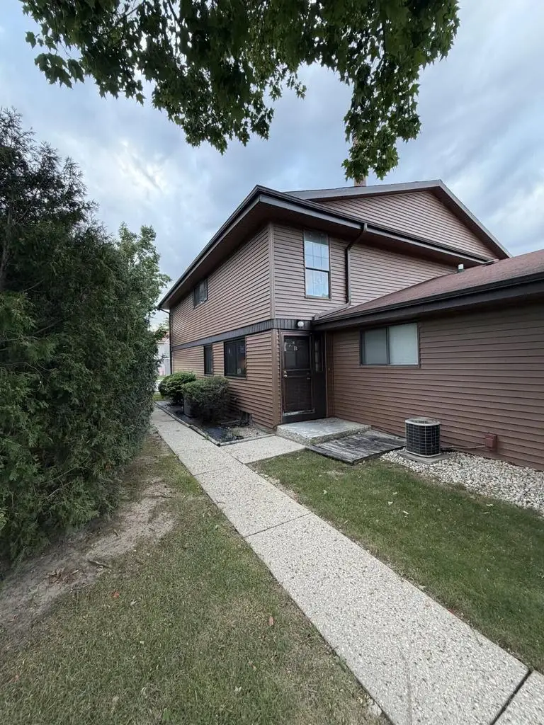 6972 N Raintree COURT #B, Milwaukee, WI 53223 - #1