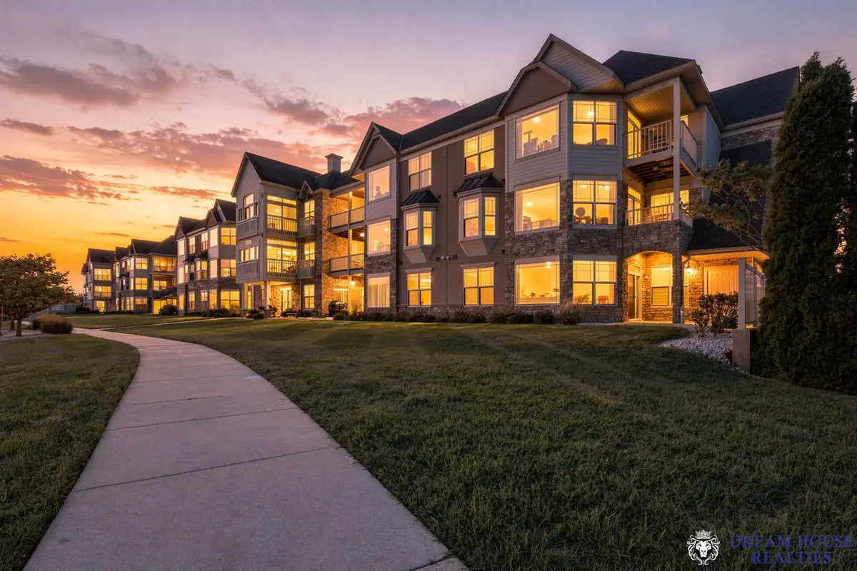 6955 S Riverwood BOULEVARD #N-B03, Franklin, WI 53132 - #1