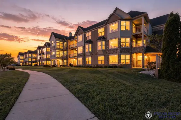 6955 S Riverwood BOULEVARD #N-B03, Franklin, WI 53132