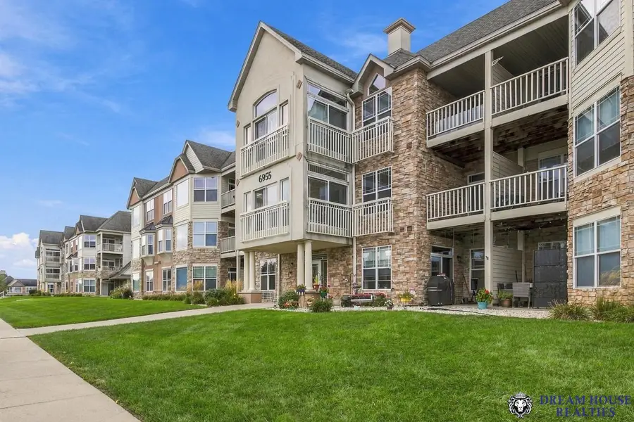 6955 S Riverwood BOULEVARD #N-B03, Franklin, WI 53132 - #3