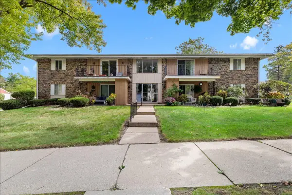 3408 S Taylor AVENUE #5, Milwaukee, WI 53207