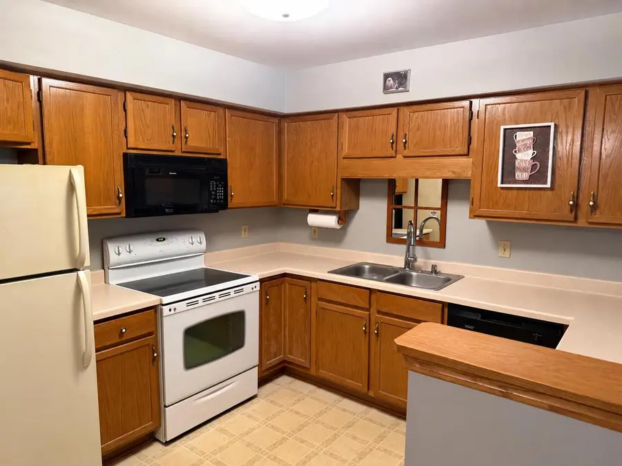 6205 S Creekside DRIVE #3, Cudahy, WI 53110 - #2