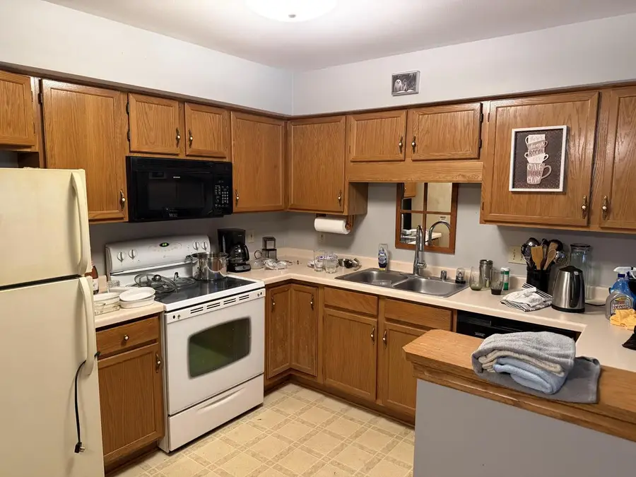 6205 S Creekside DRIVE #3, Cudahy, WI 53110 - #3
