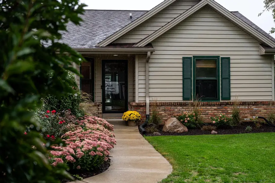 4106 W Southwood DRIVE, Franklin, WI 53132 - #3