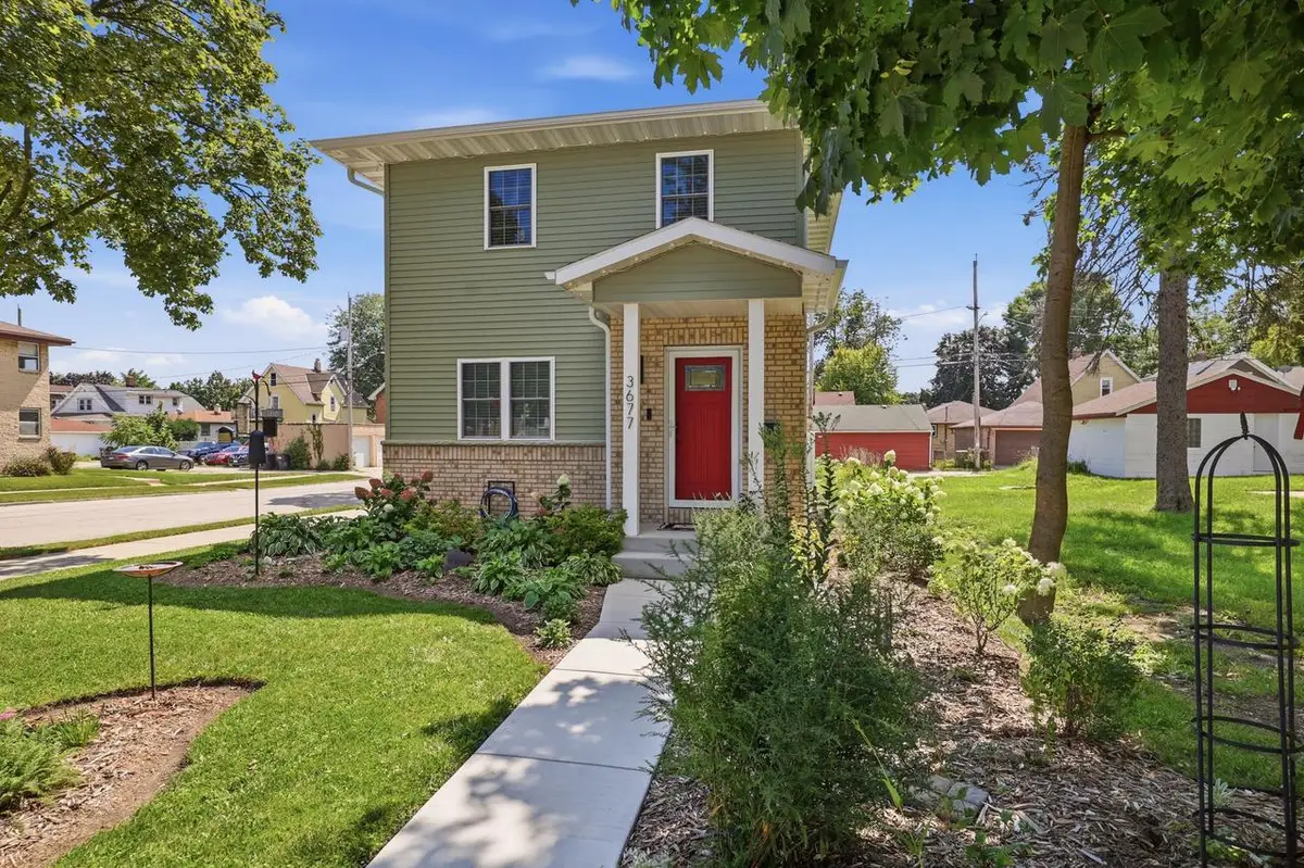 3677 E Carpenter AVENUE, Cudahy, WI 53110 - #1
