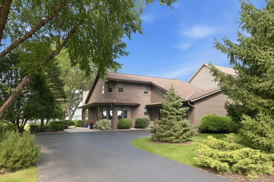 W277N2866 Oak STREET, Pewaukee, WI 53072 - #3
