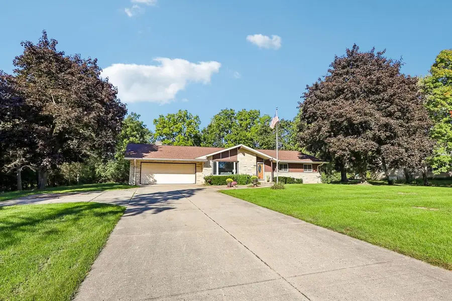 1555 Valley Ridge DRIVE, Brookfield, WI 53005 - #3