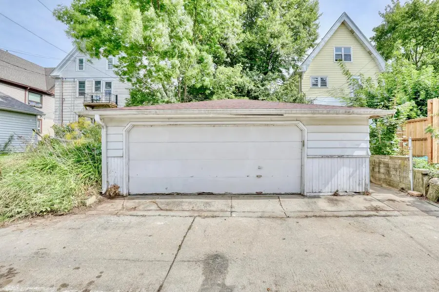 2851 S Lenox STREET, Milwaukee, WI 53207 - #3