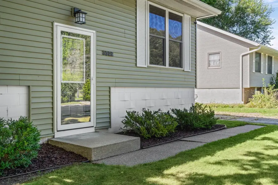 3322 Elm DRIVE, La Crosse, WI 54601 - #3