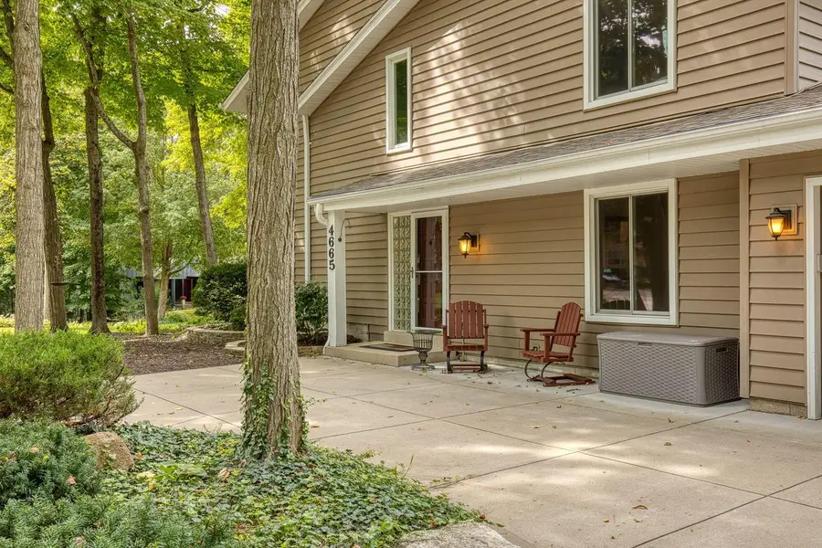 4665 S Delphine DRIVE, New Berlin, WI 53151 - #2